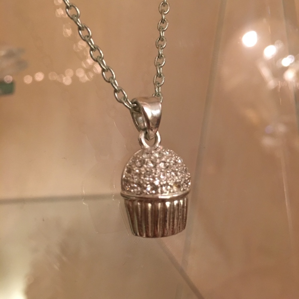 Cupcake necklace
